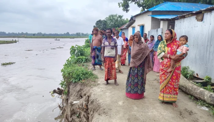 করতোয়ার ভাঙনে আশ্রয়ণ প্রকল্পসহ শতাধিক ঘরবাড়ি হুমকিতে