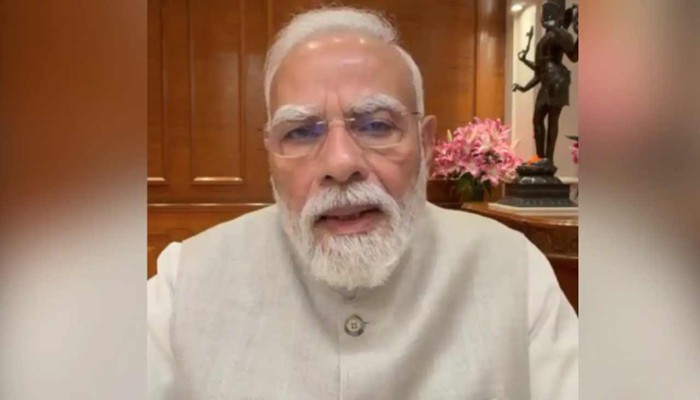 গালাগালির অভিযোগ তুলে গভীর রাতে হঠাৎ ভিডিও বার্তা মোদির