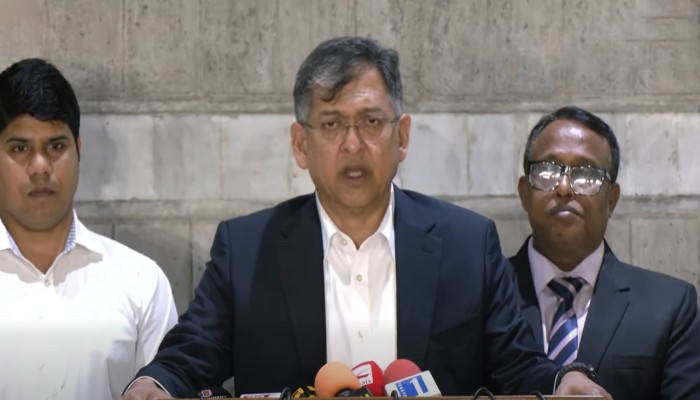 সমঝোতার ভিত্তিতেই সংবিধান সংস্কার করতে চায় সরকার : সালাহউদ্দিন আহমদ