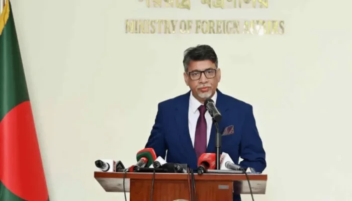 প্রধানমন্ত্রীর ভারত সফরের আগে ‘অনুকূল পরিবেশ’ চায় ঢাকা