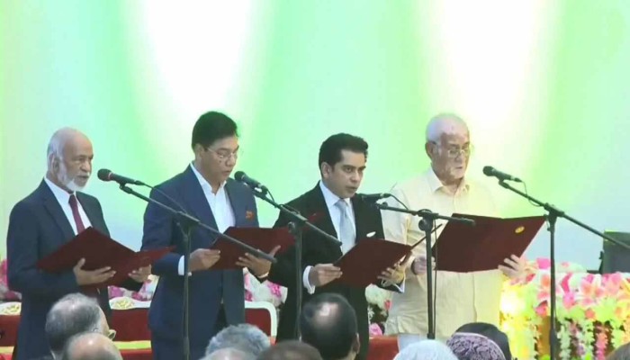 শপথ নিলেন নতুন ৪ মন্ত্রী