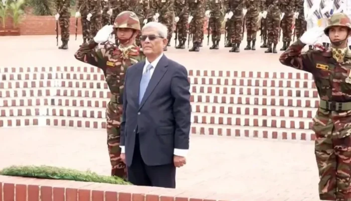 জাতীয় স্মৃতিসৌধে শ্রদ্ধা নিবেদন করলেন রাষ্ট্রপতি মির্জা ফখরুল ইসলাম