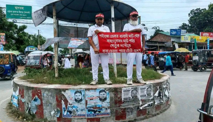 বালাসী ঘাটে সেতুর দাবিতে বাবা-ছেলের পদযাত্রায় আজকের অবস্থান রাজশাহী সর্কিট হাউস