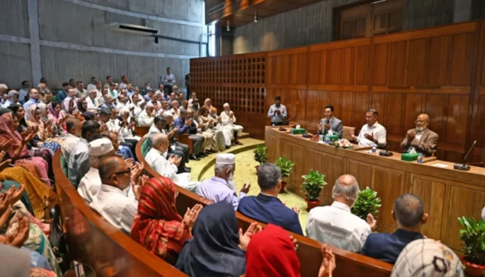 সংসদে সরকারদলীয় এমপিদের নিয়ে প্রধানমন্ত্রীর বৈঠক