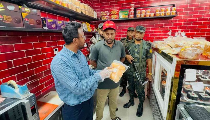 সিরাজগঞ্জে তিন প্রতিষ্ঠানকে জরিমানা