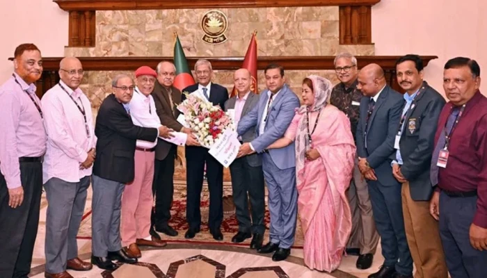 গণতন্ত্র বাঁচাতে হলে গণমাধ্যমকেও বাঁচাতে হবে: রাষ্ট্রপতি