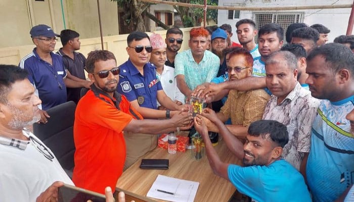 তানোরে পুলিশিং কমিটির উদ্যোগে কাবাডি খেলা, চ্যাম্পিয়ন তানোর পৌরসভা