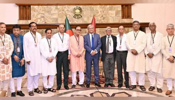 গণতন্ত্র সুপ্রতিষ্ঠিত হলে সব সম্প্রদায়ের অধিকার নিশ্চিত হবে: রাষ্ট্রপতি