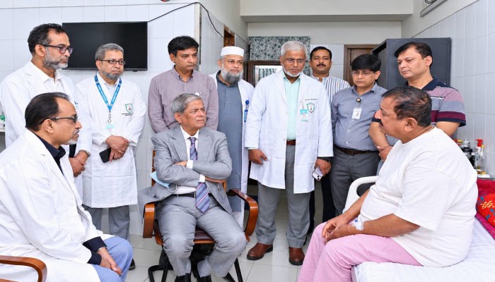 চিকিৎসাধীন ভূমিমন্ত্রী মিনুকে দেখতে হাসপাতালে রাষ্ট্রপতি